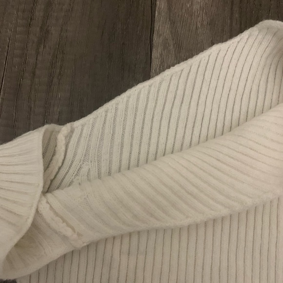 White one shoulder top. - Picture 4 of 4